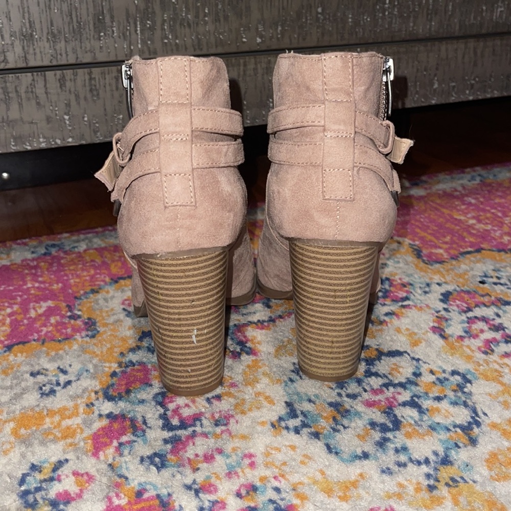 booties - Picture 3 of 5